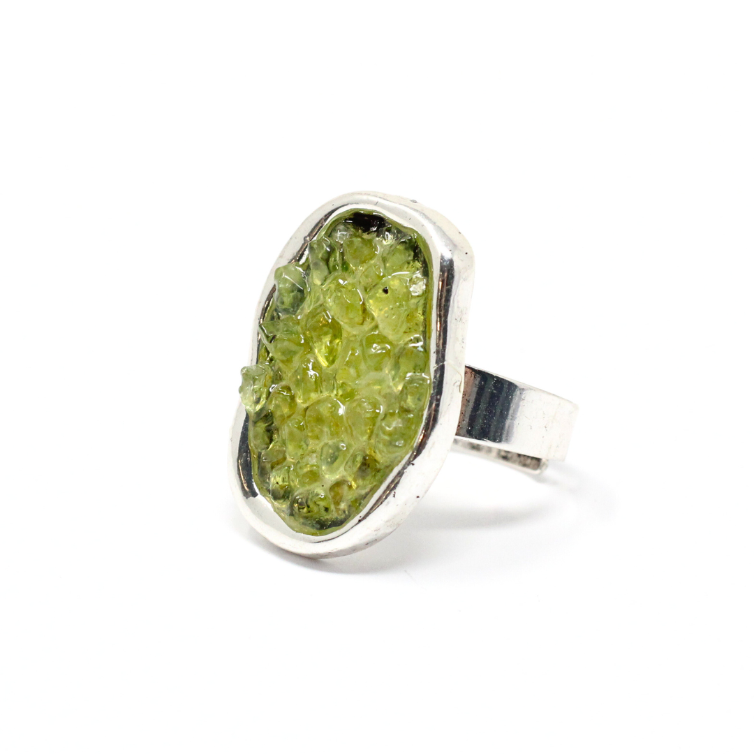 Customizable peridot ring set