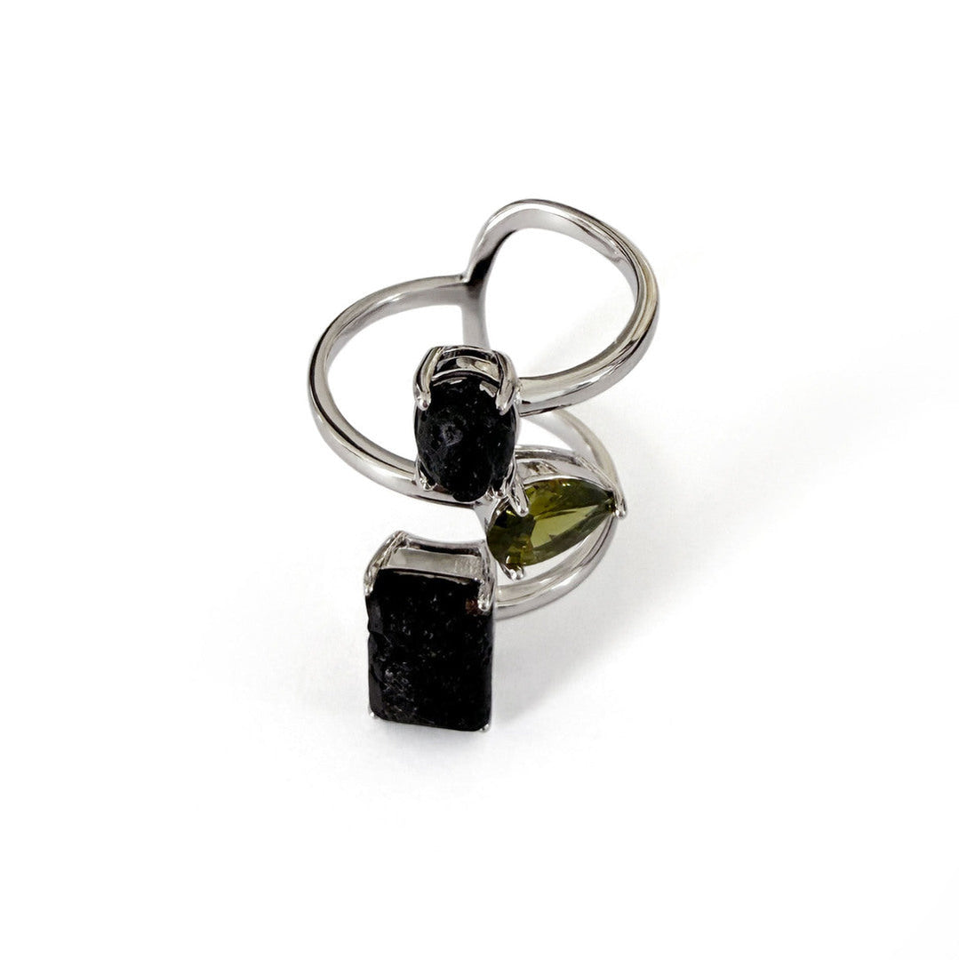 Anillo plata con lava y olivina tentónica