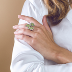 Load image into Gallery viewer, Elastic peridot ring 3 leaves