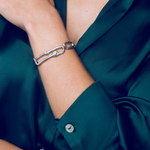 Load image into Gallery viewer, Link bracelet with peridot