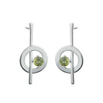 Load image into Gallery viewer, Pendiente de plata y olivina circulo palito