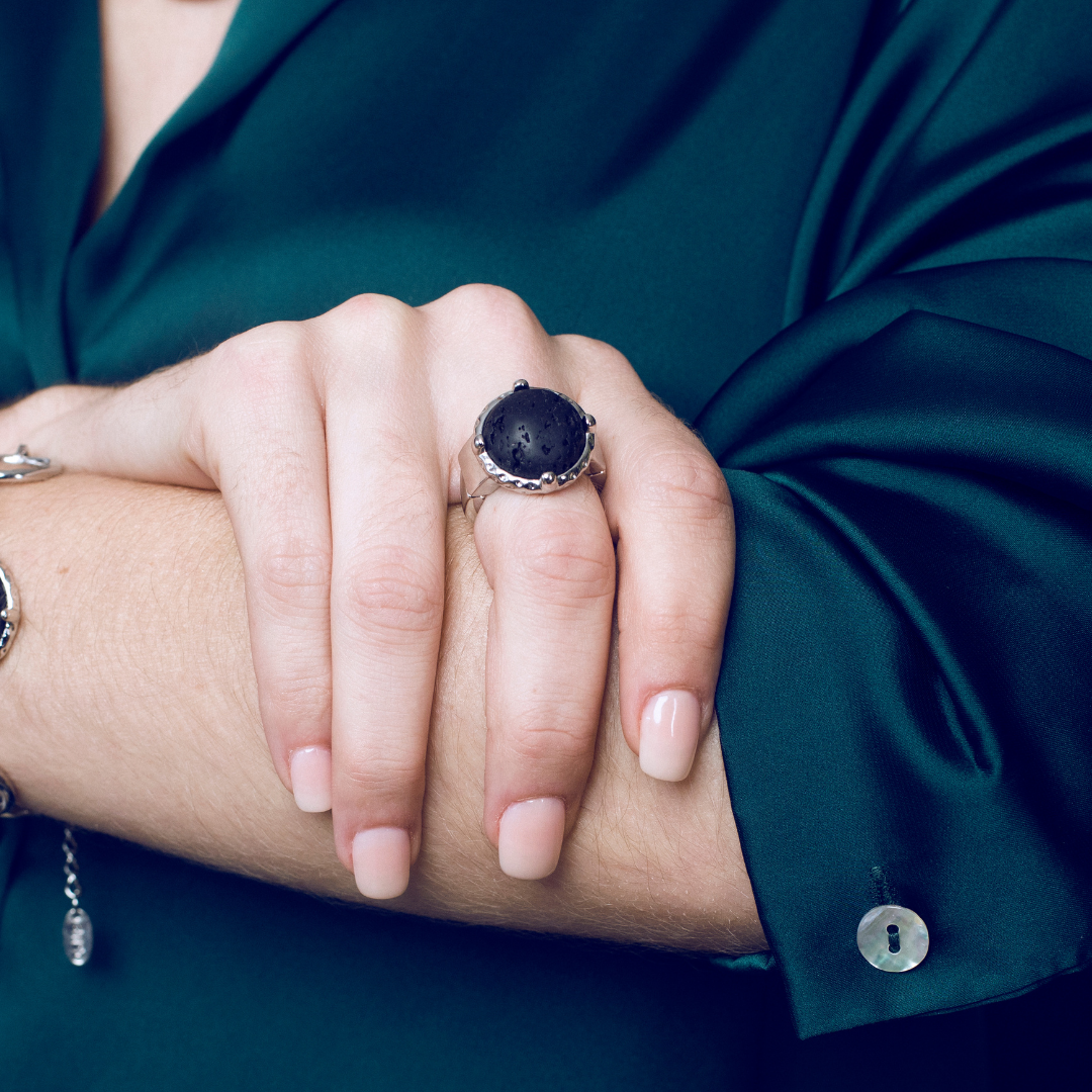 Elastic lava ring