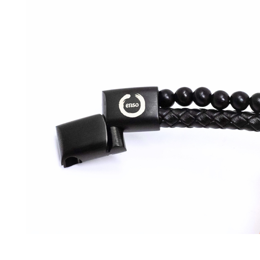 Black bracelet with wood and black balls