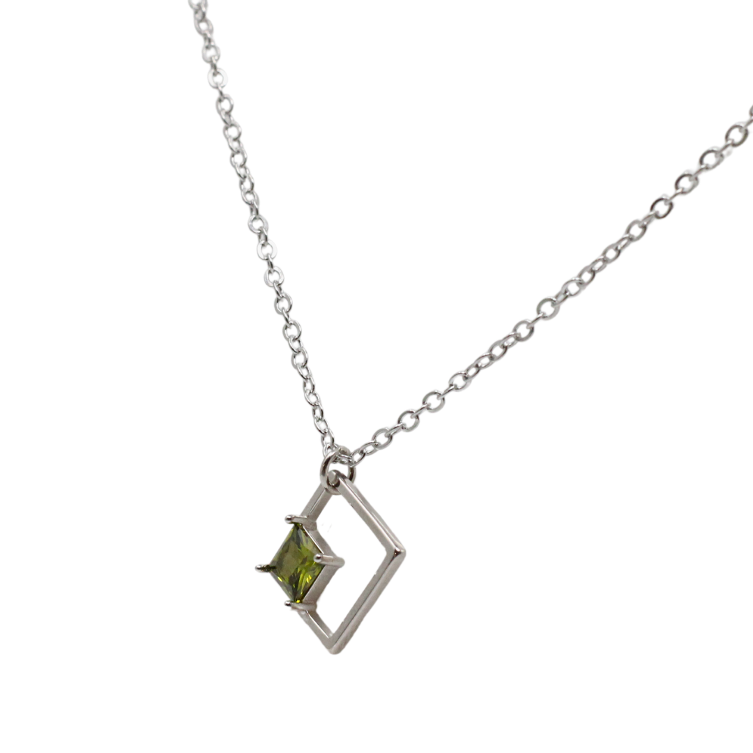 Peridot silver pendant set in rhombus