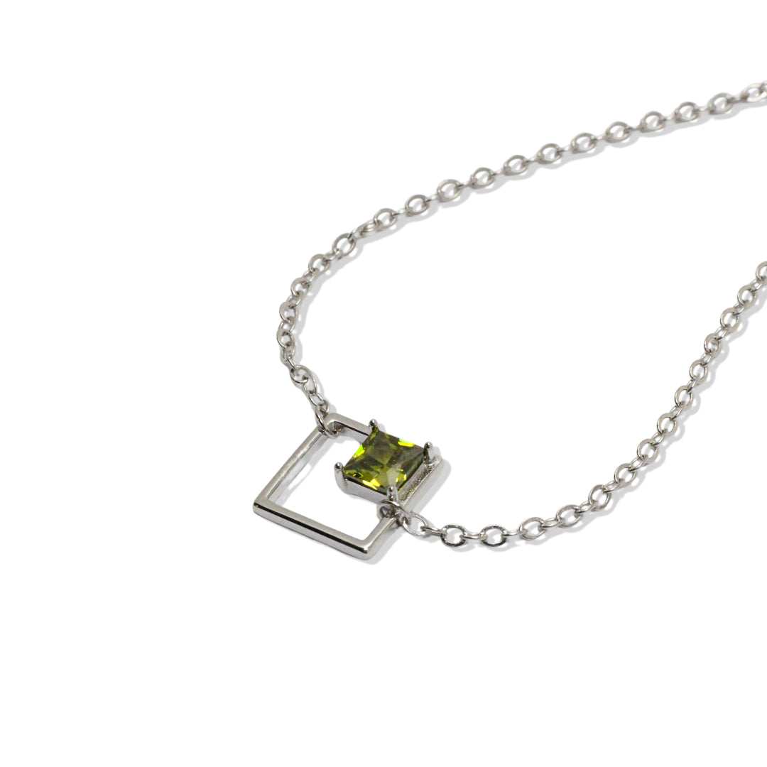 Silver Bracelet with Peridot Set in Rhombus Design