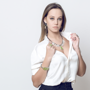 Colgante olivina plumas