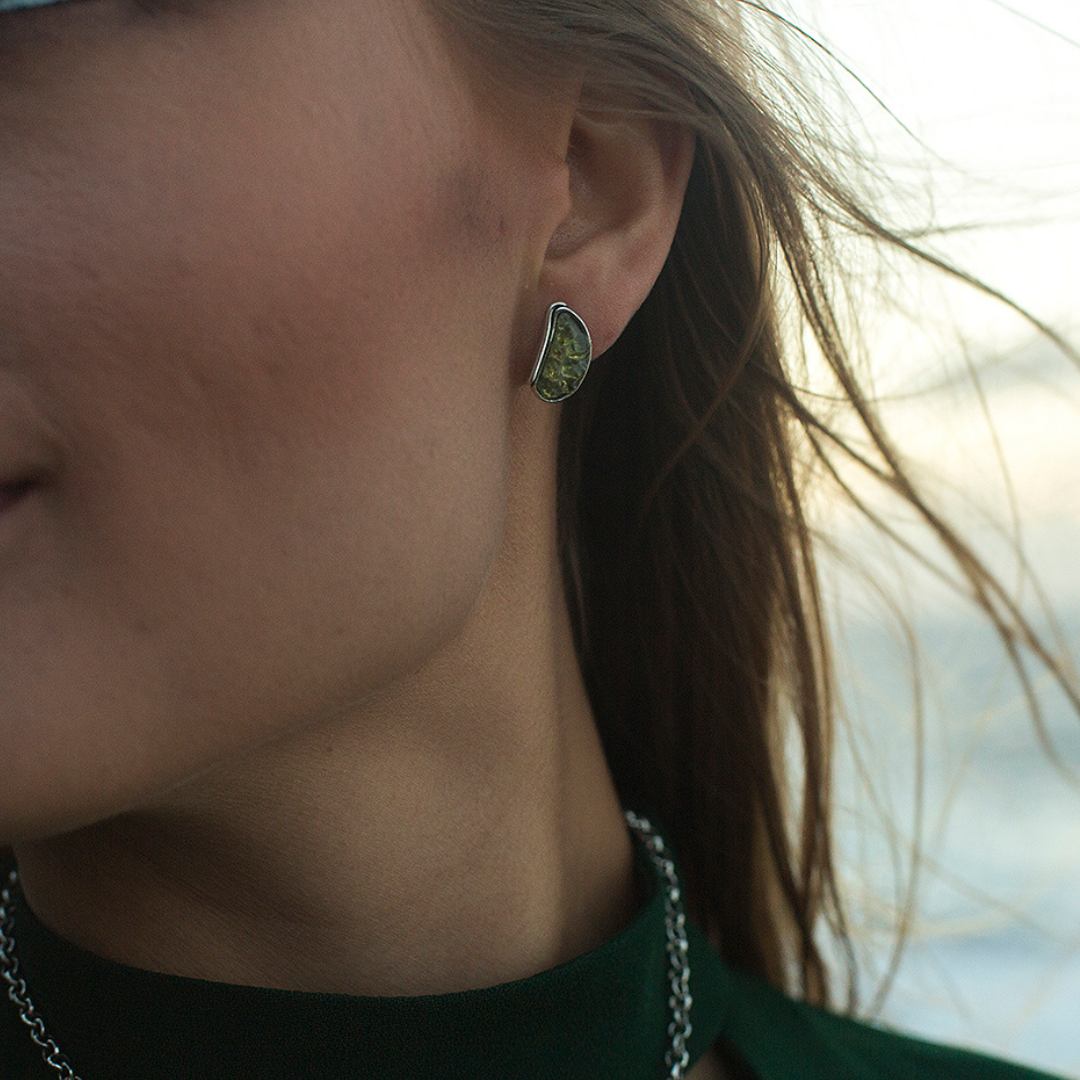 Taganana peridot earring