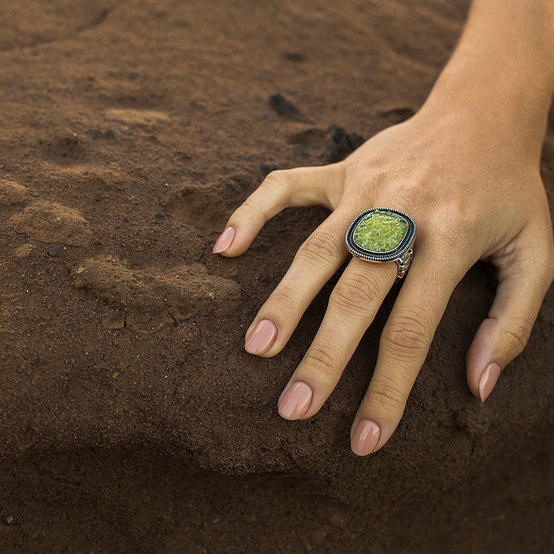 Peridot medal silver ring